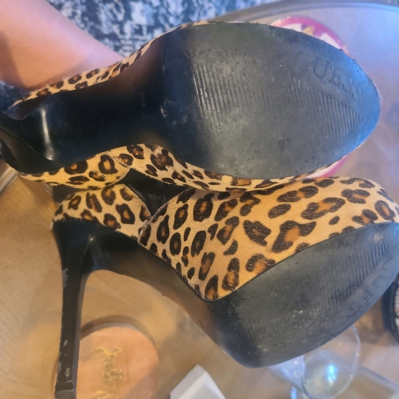 Guess booties. - Picture 17 of 17